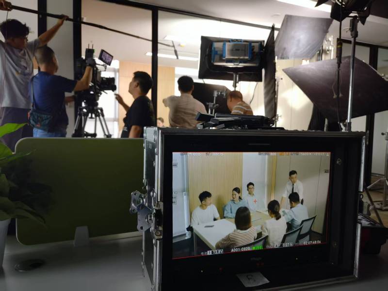 古冶区TVC拍摄公司：科技产品视觉化大师，诠释未来感与功能美学